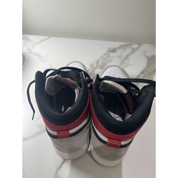 Nike Air Jordan 1 Retro High OG 'Light Smoke Grey' Sneakers - Picture 4 of 5